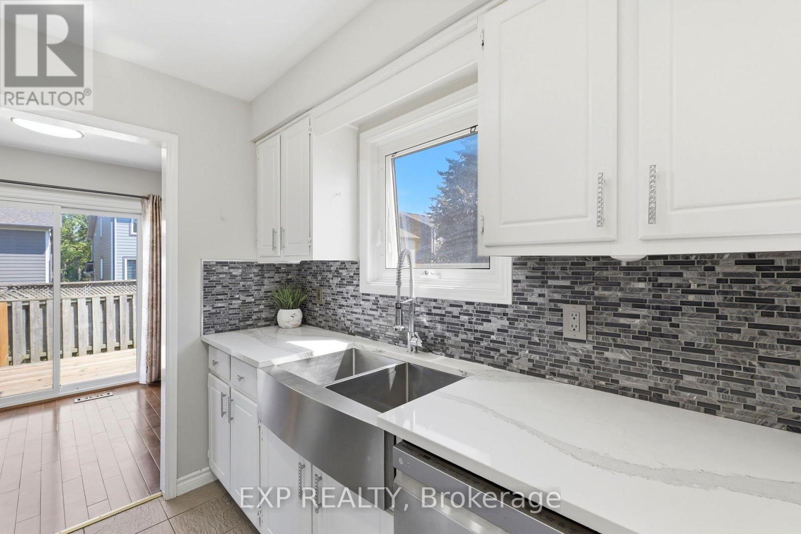 111 GERALD CRESCENT - 16