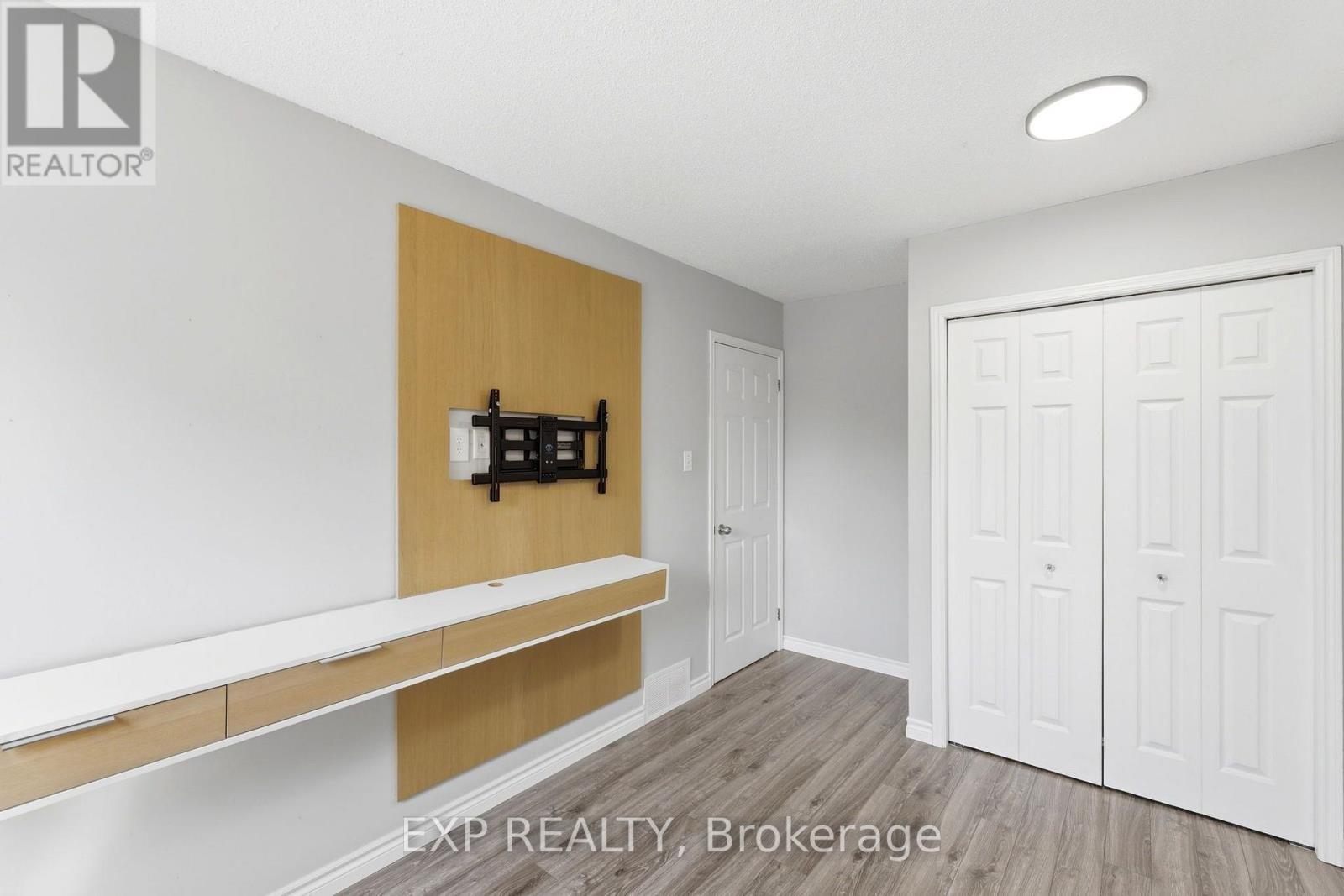 111 GERALD CRESCENT - 24