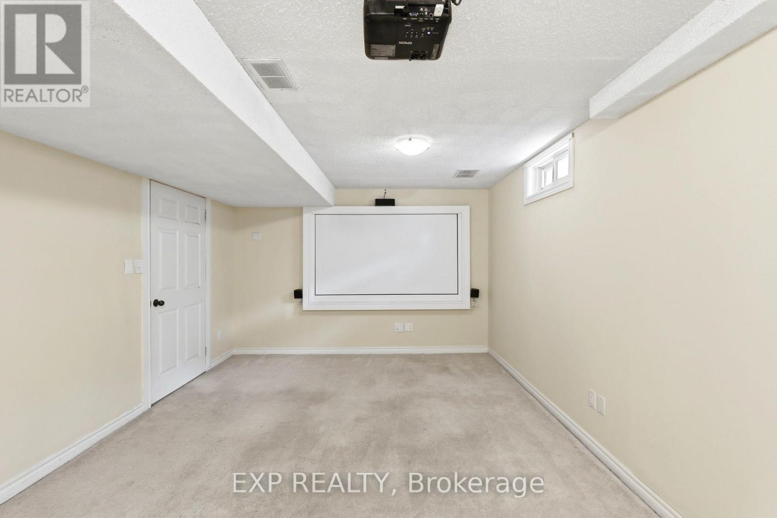111 GERALD CRESCENT - 36