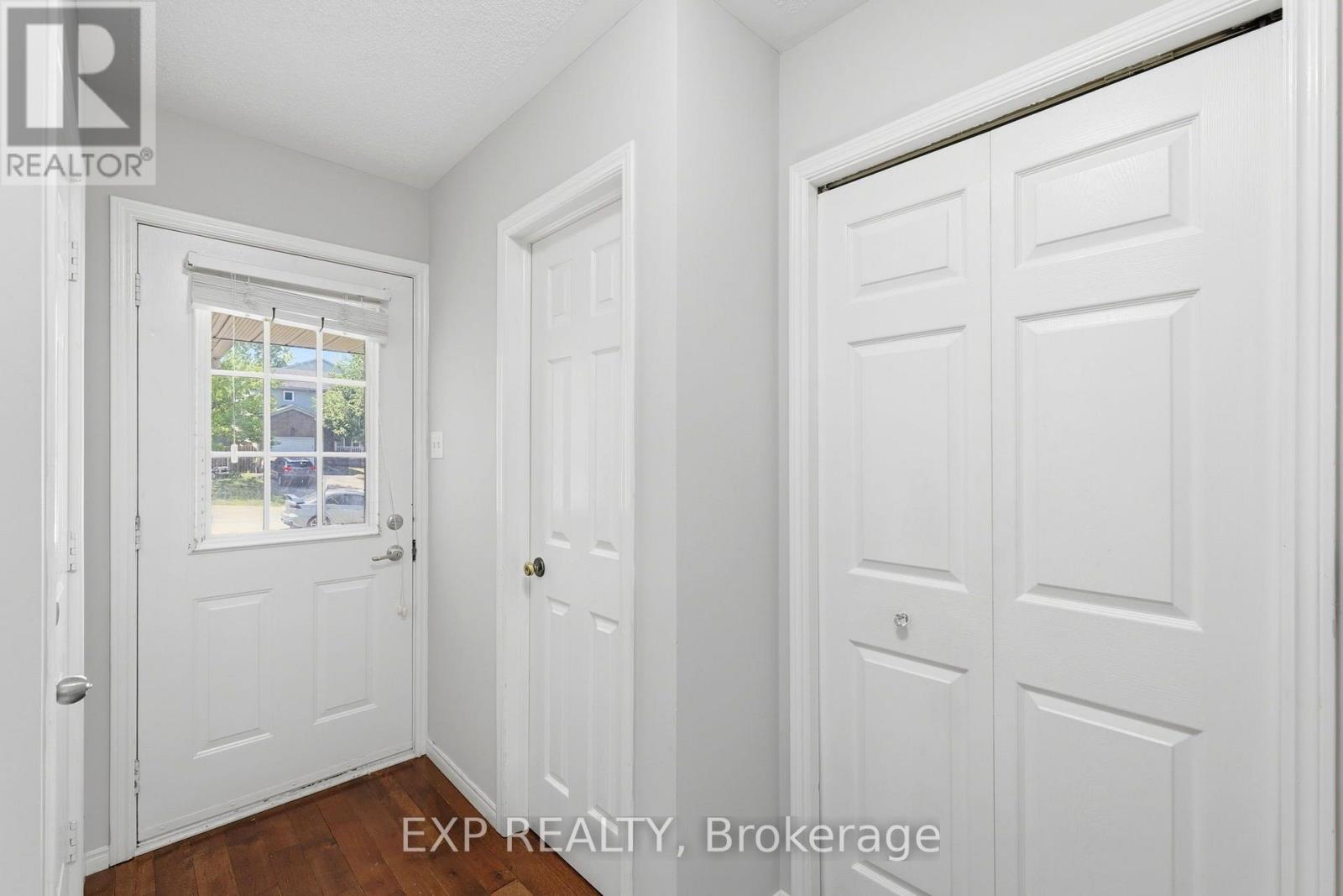 111 GERALD CRESCENT - 4