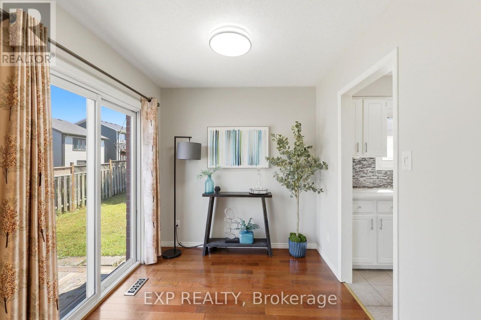 111 GERALD CRESCENT - 6