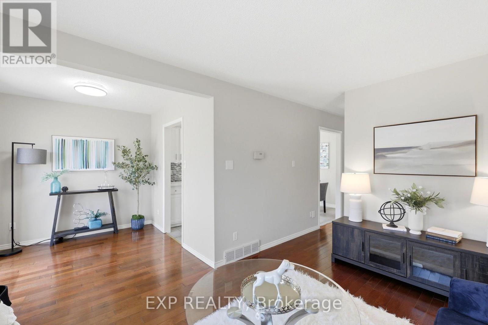 111 GERALD CRESCENT - 8