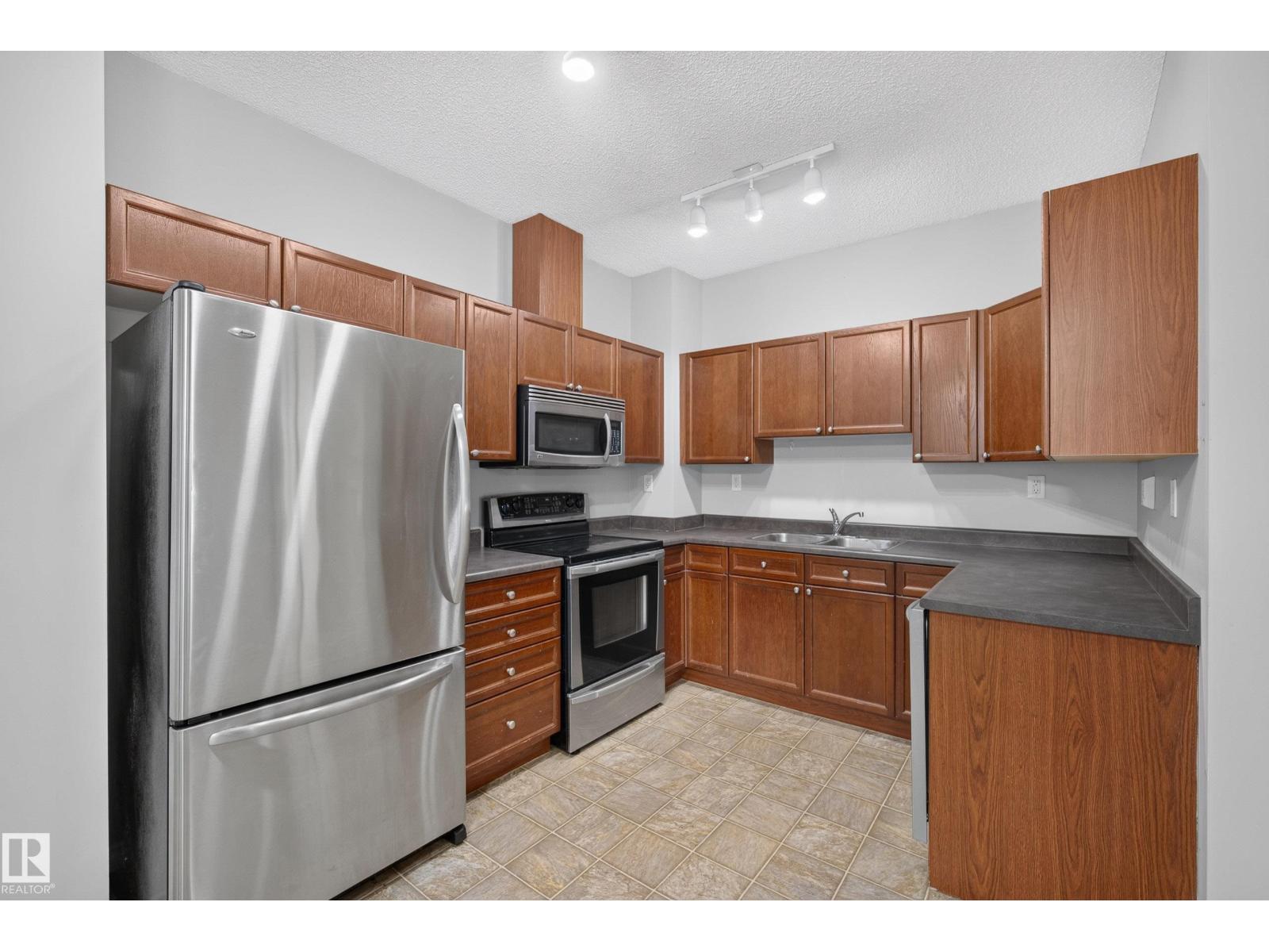 #113 3010 33 AV NW - 15