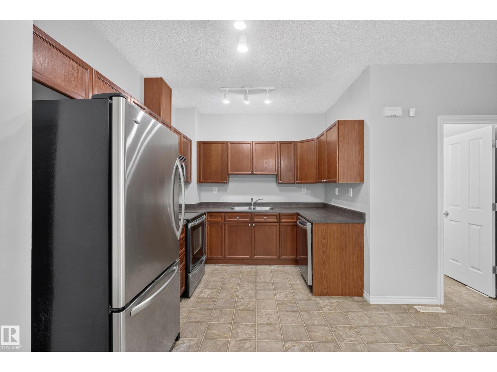 #113 3010 33 AV NW - 16