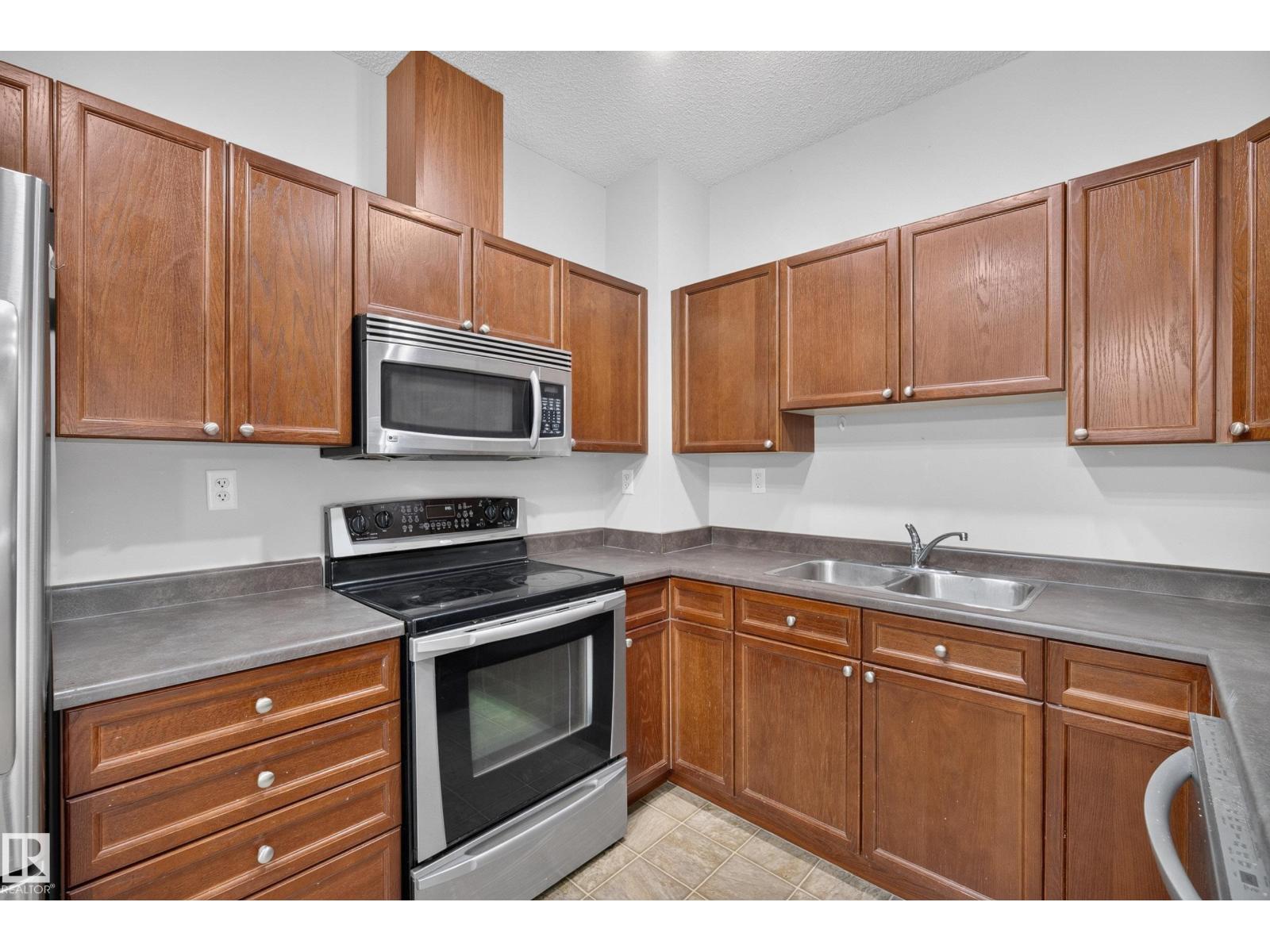 #113 3010 33 AV NW - 17