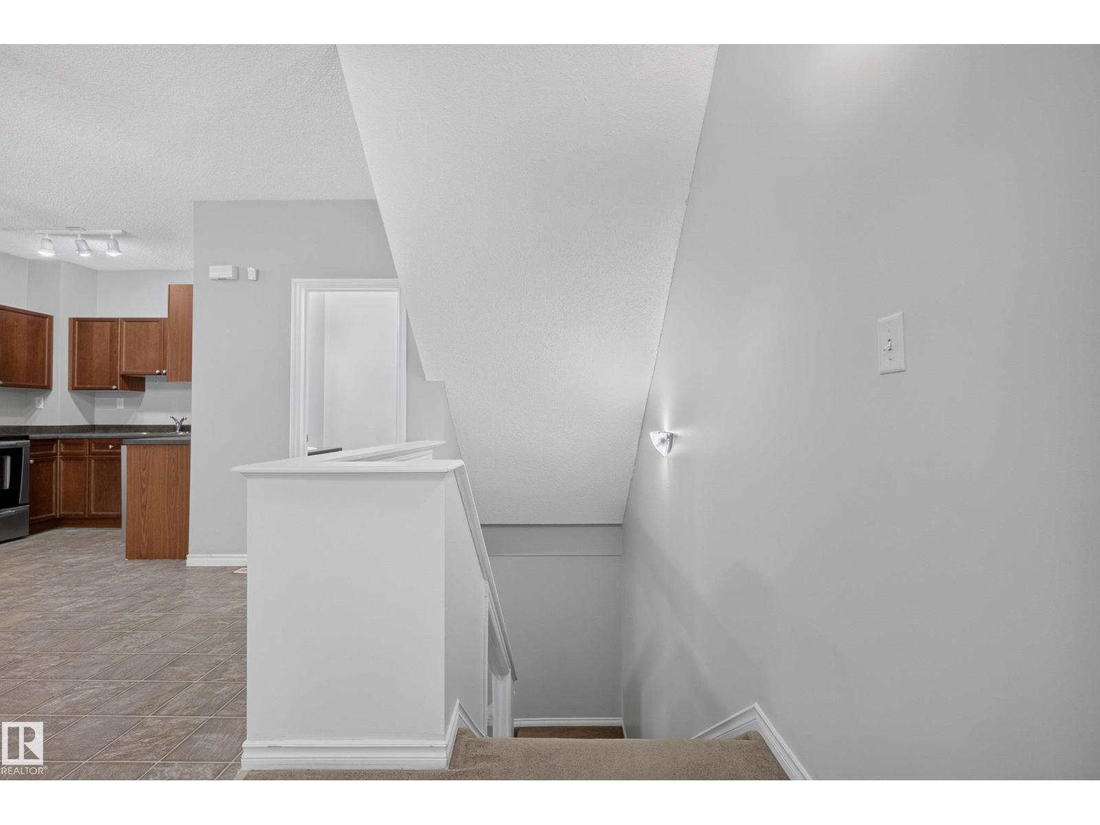 #113 3010 33 AV NW - 19