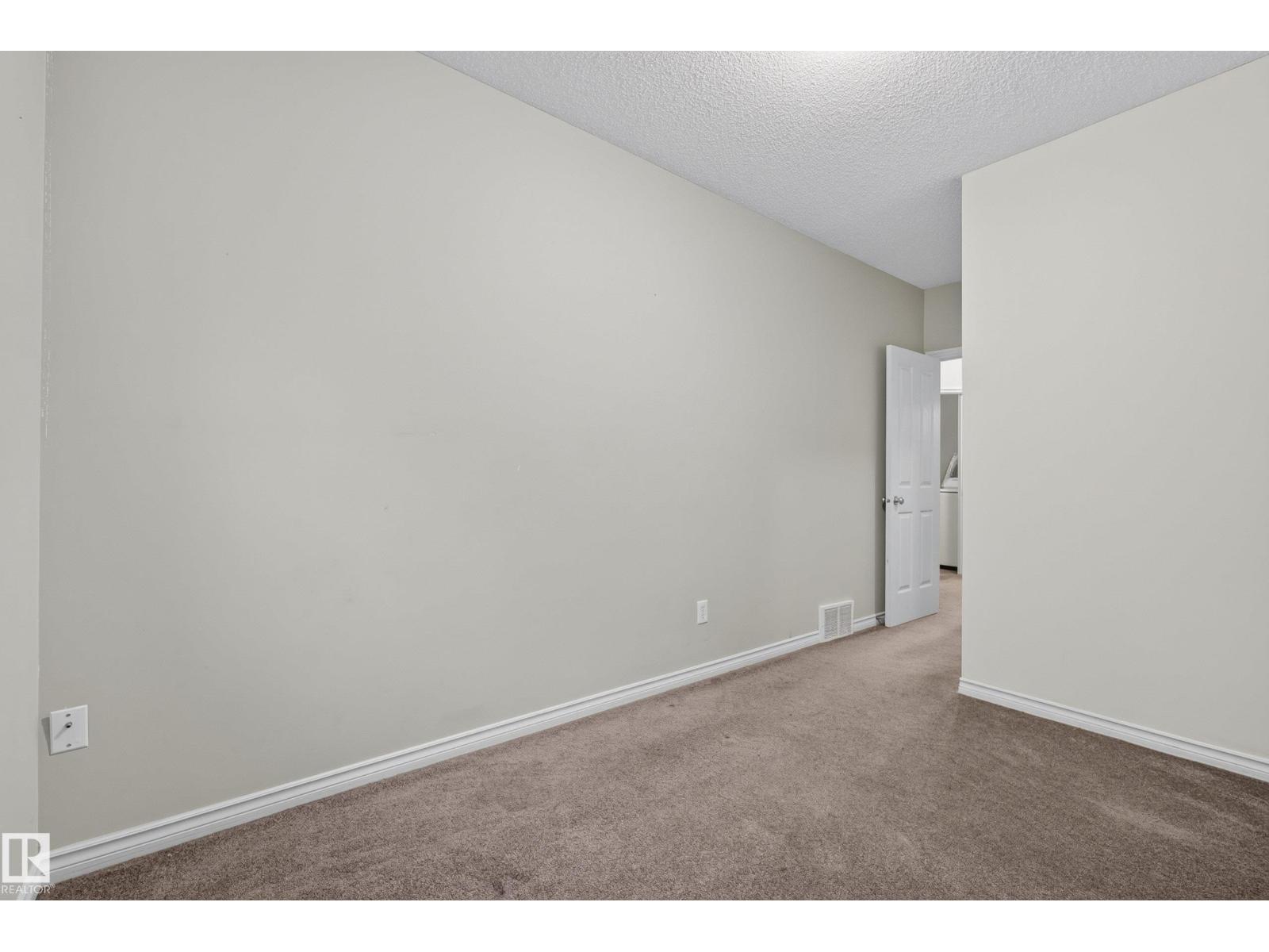#113 3010 33 AV NW - 26