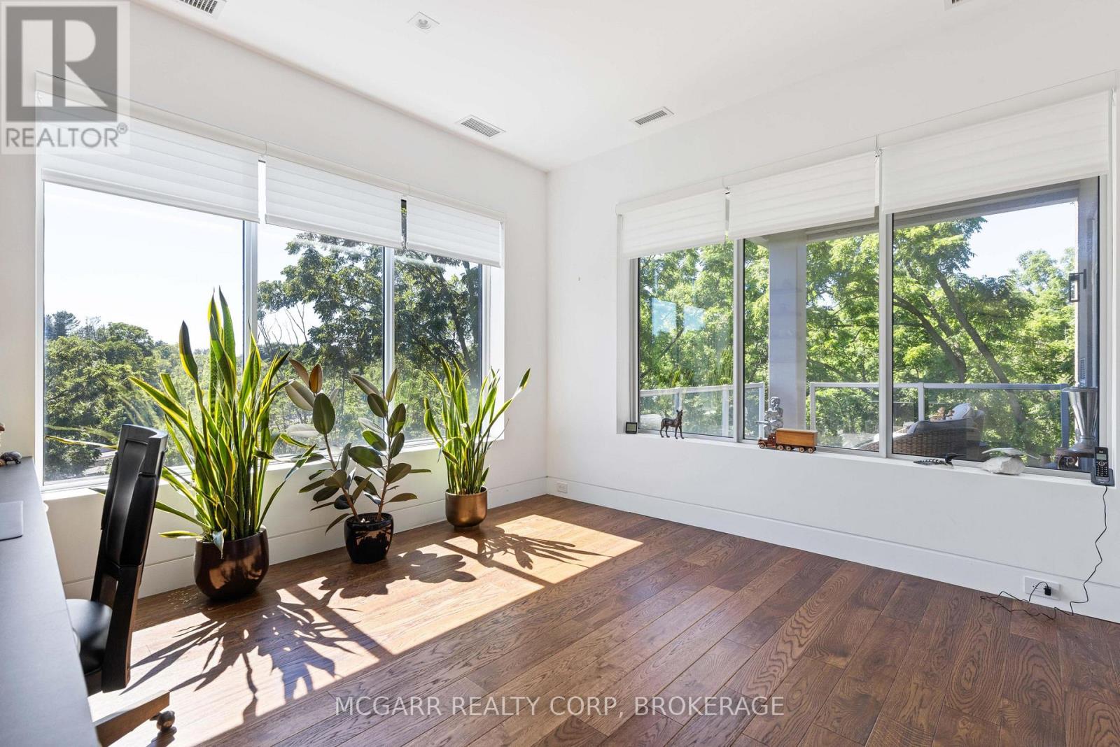 #401 77 YATES STREET - 17