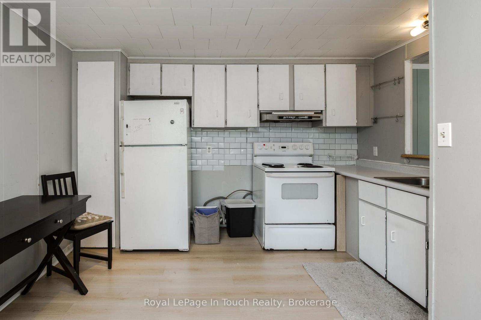 21 VICS ROAD - 9