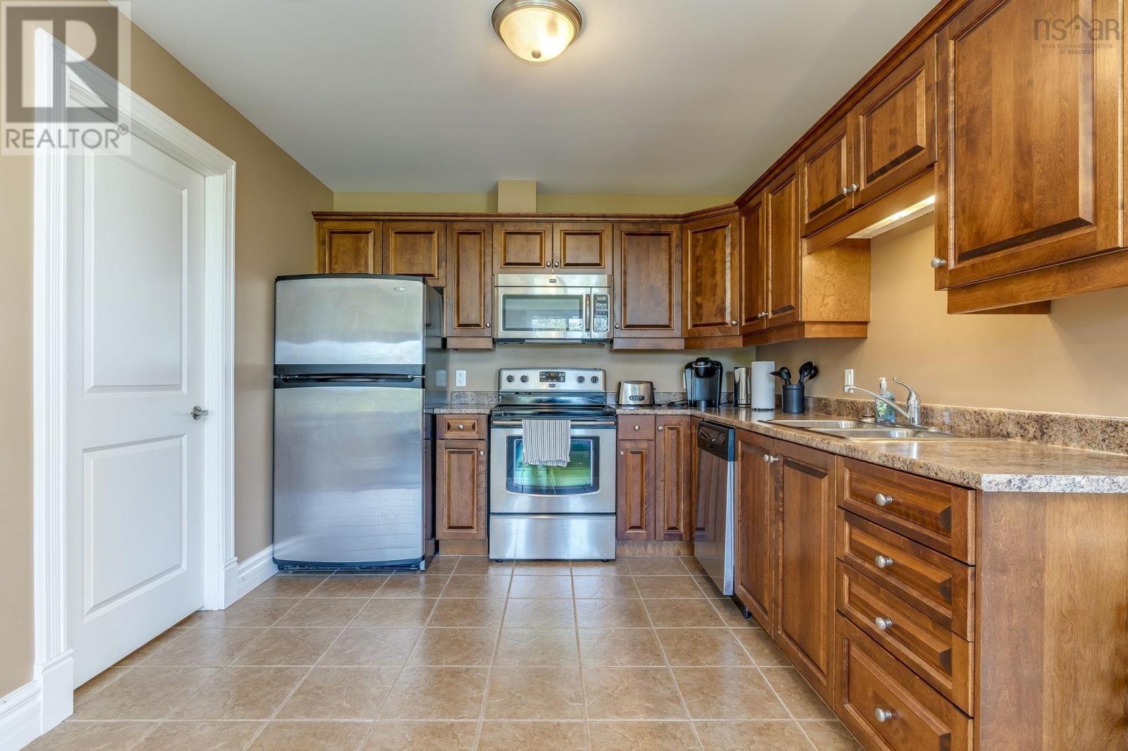 #203 87 Pebblecreek Crescent - 11