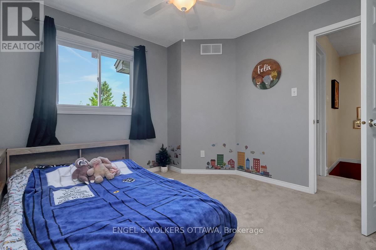 88 KINCARDINE DRIVE - 27