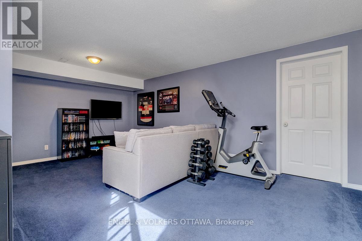 88 KINCARDINE DRIVE - 34