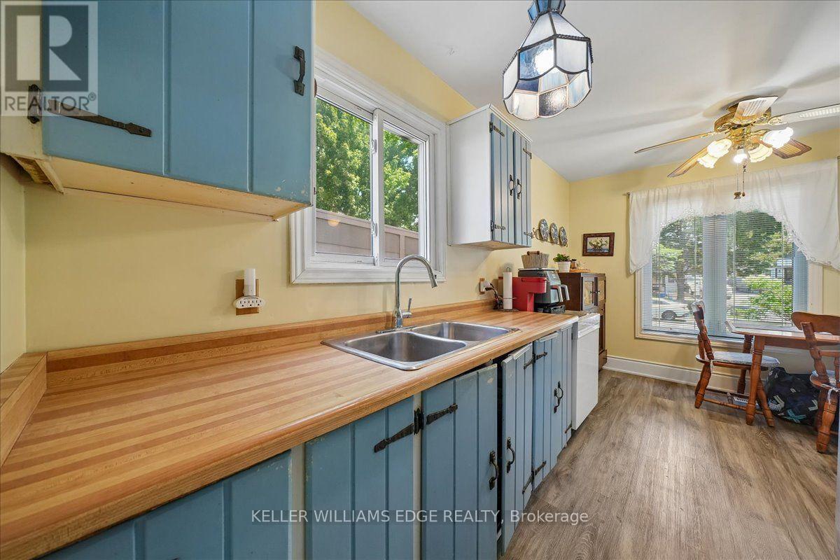 2320 MIDDLESMOOR CRESCENT - 13