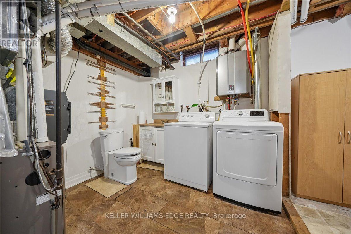 2320 MIDDLESMOOR CRESCENT - 24