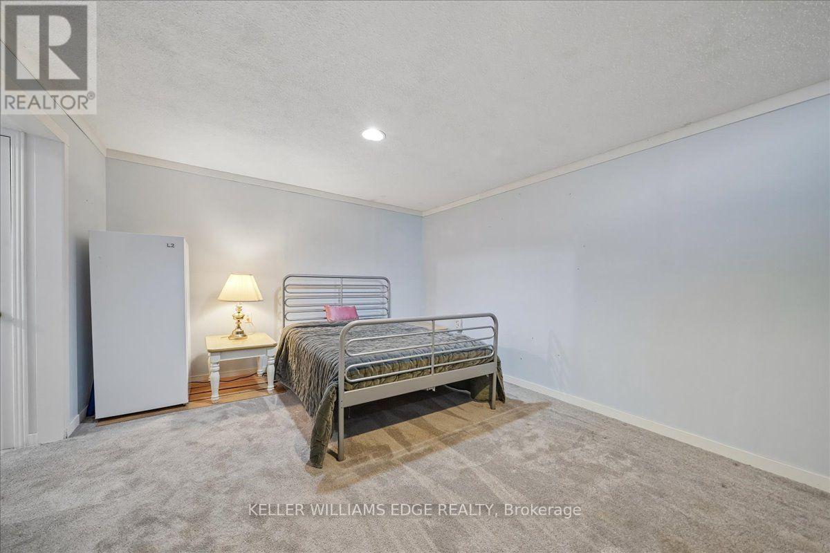 2320 MIDDLESMOOR CRESCENT - 27