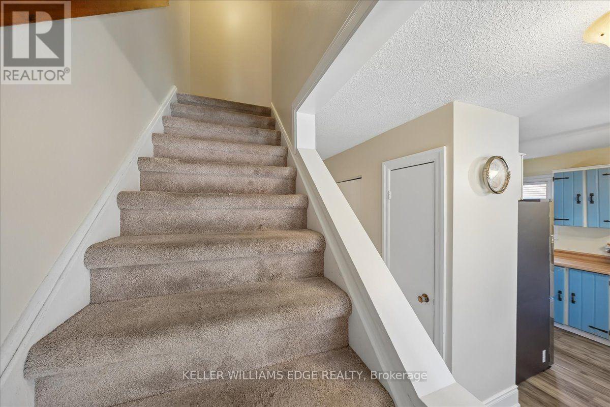 2320 MIDDLESMOOR CRESCENT - 32