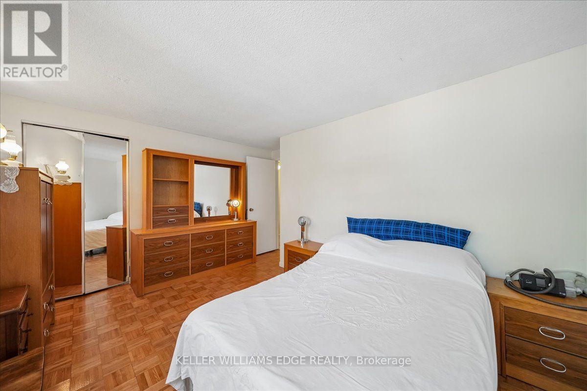 2320 MIDDLESMOOR CRESCENT - 36
