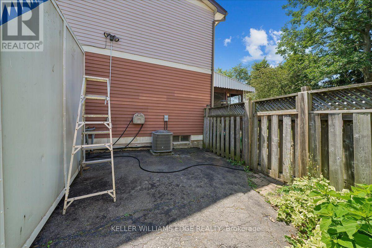 2320 MIDDLESMOOR CRESCENT - 48