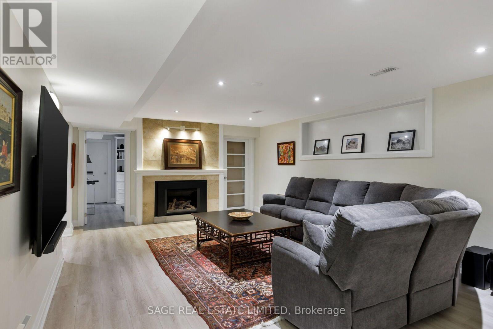 5 BLAIR ATHOL CRESCENT - 31