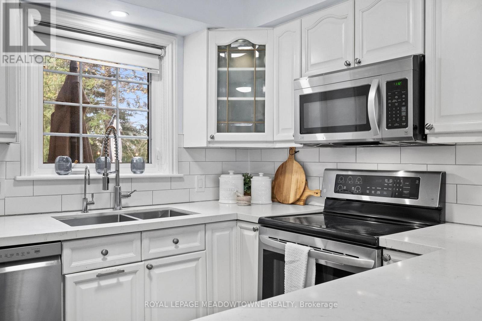 415 HIGHSIDE DRIVE - 11