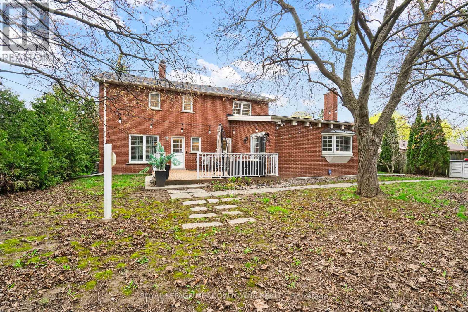 415 HIGHSIDE DRIVE - 44