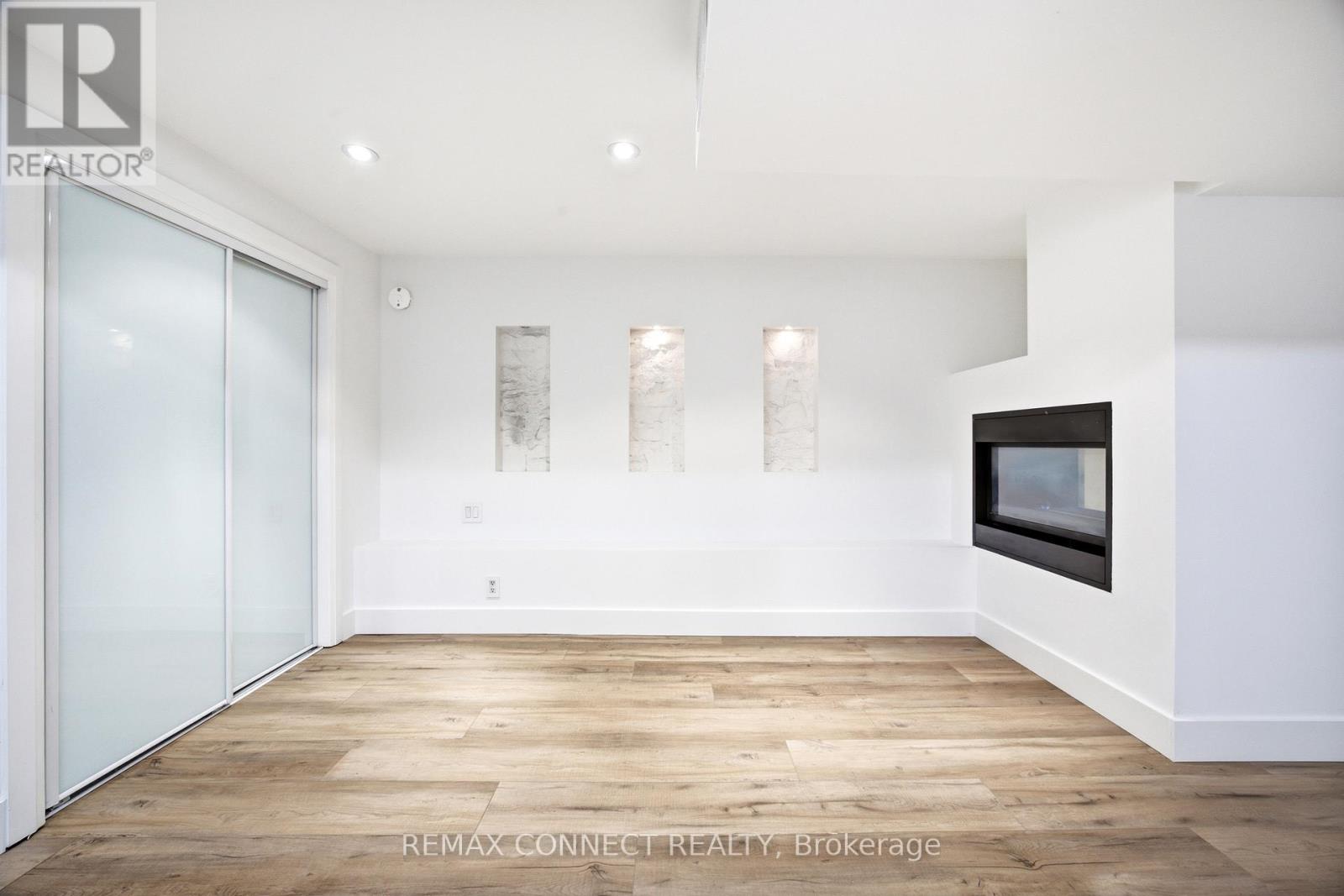 37 NOBLE STREET - 36