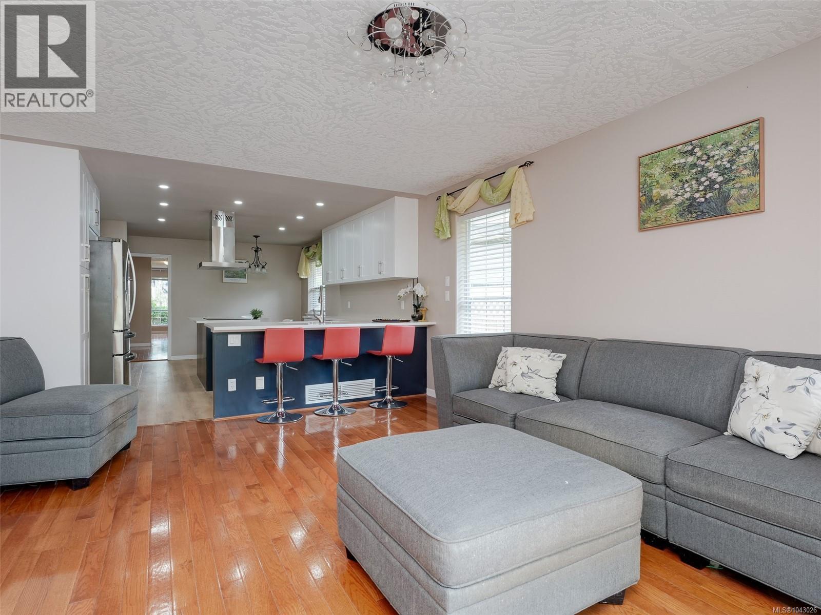 1395 Epsom Close - 11