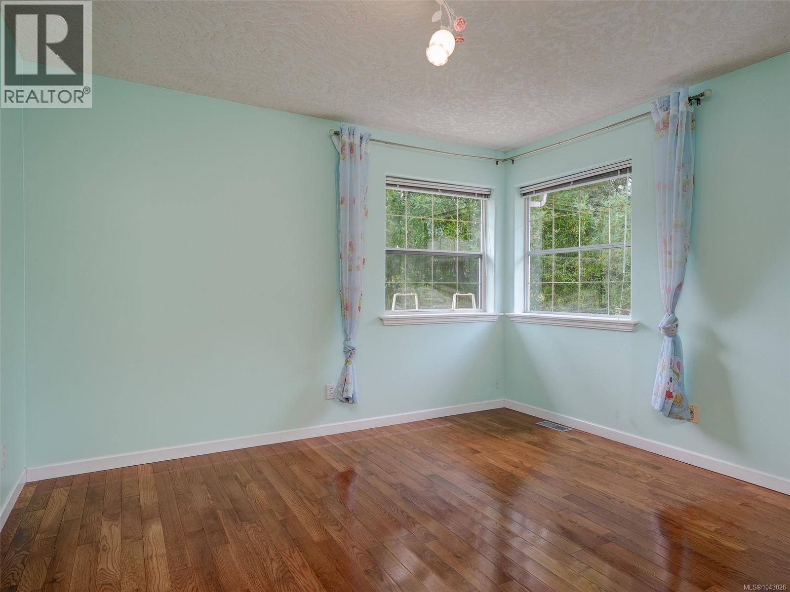 1395 Epsom Close - 16