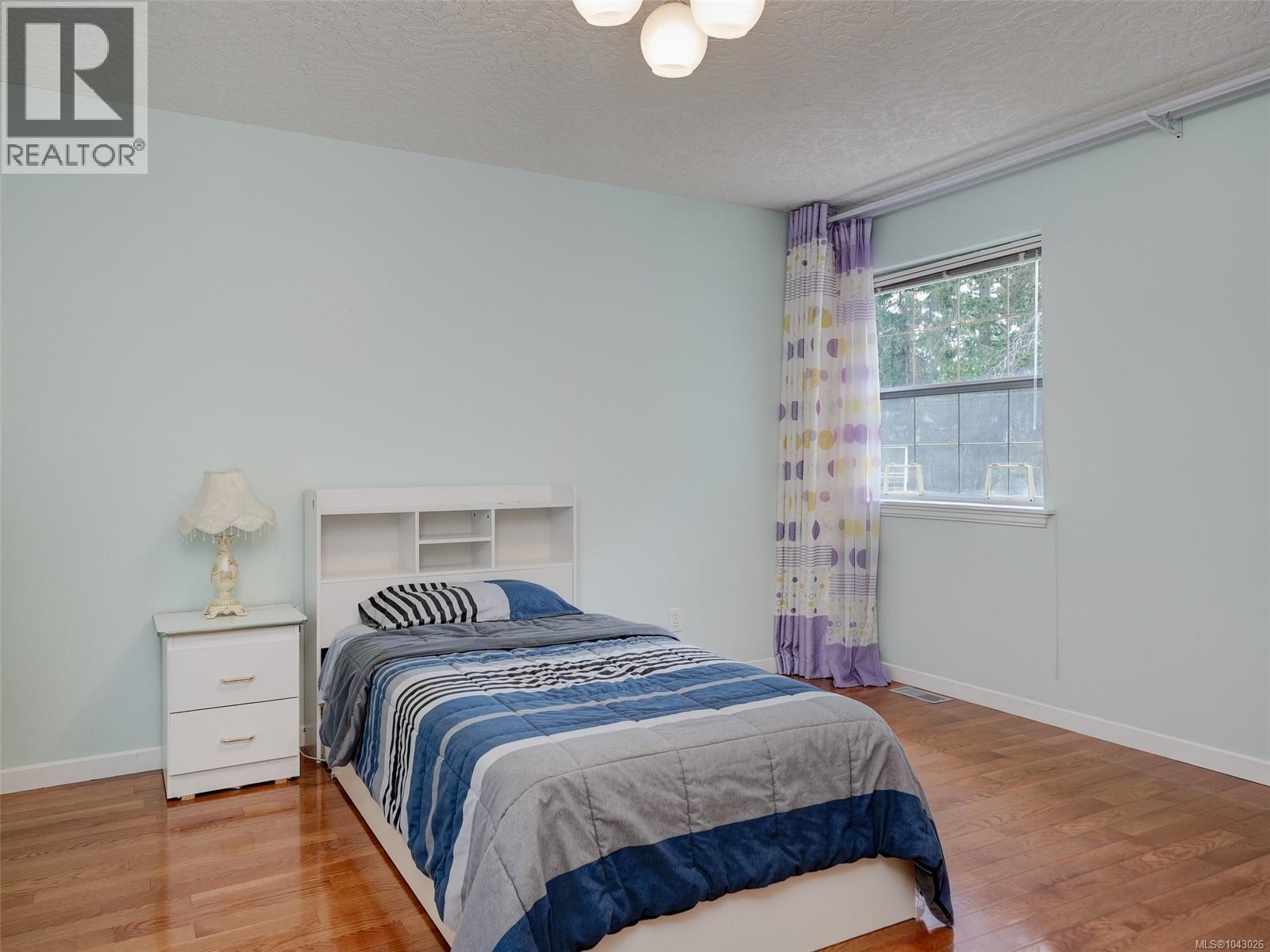 1395 Epsom Close - 18
