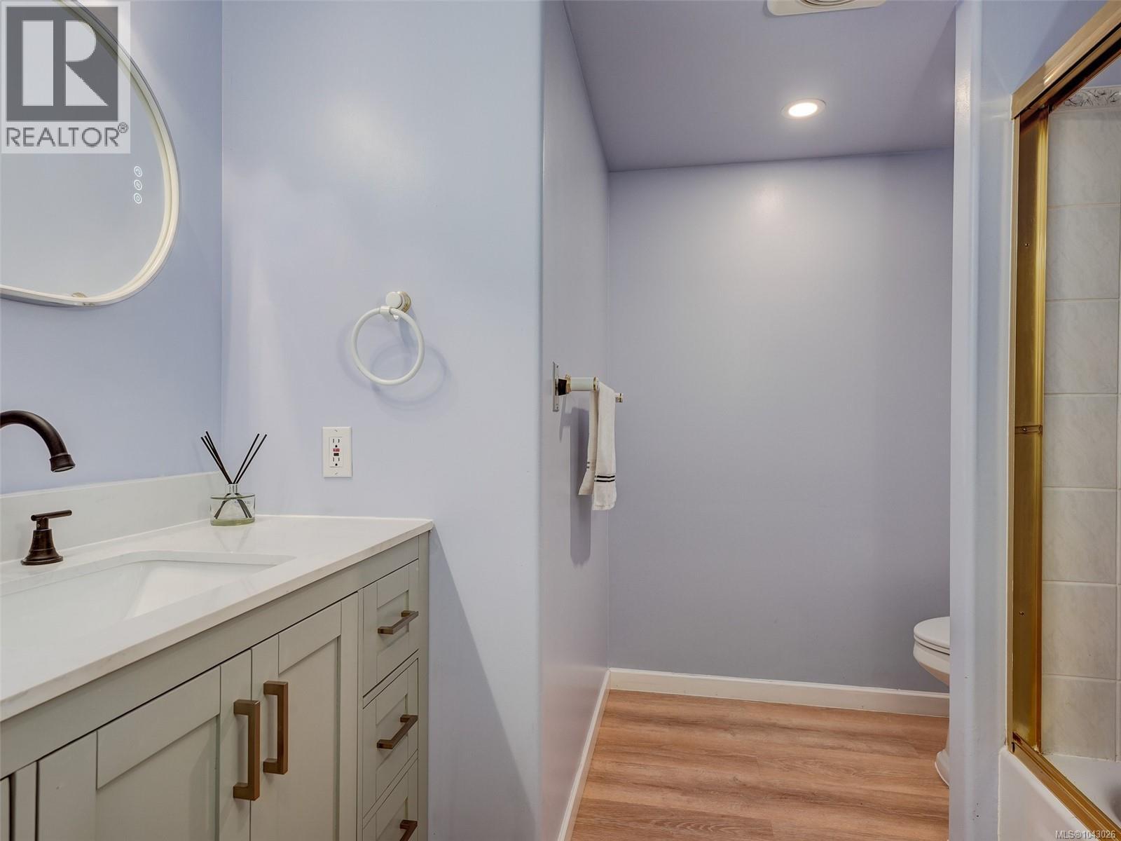 1395 Epsom Close - 19
