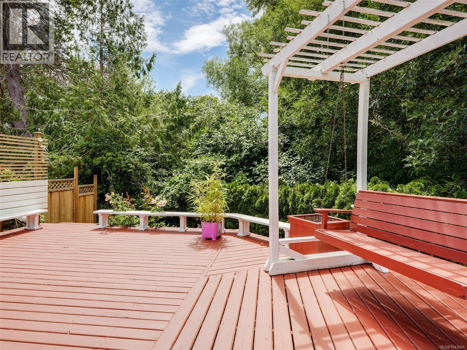 1395 Epsom Close - 23