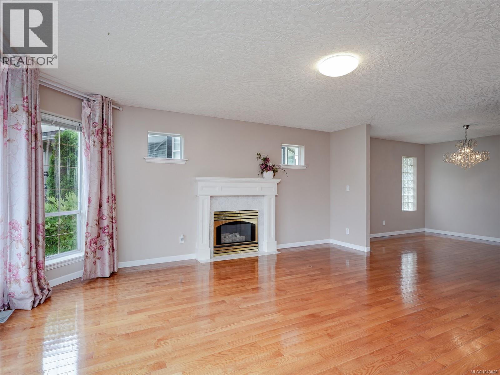 1395 Epsom Close - 4
