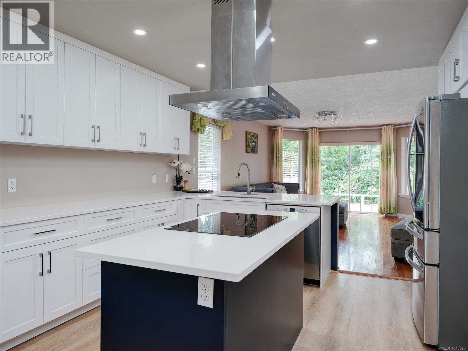 1395 Epsom Close - 6