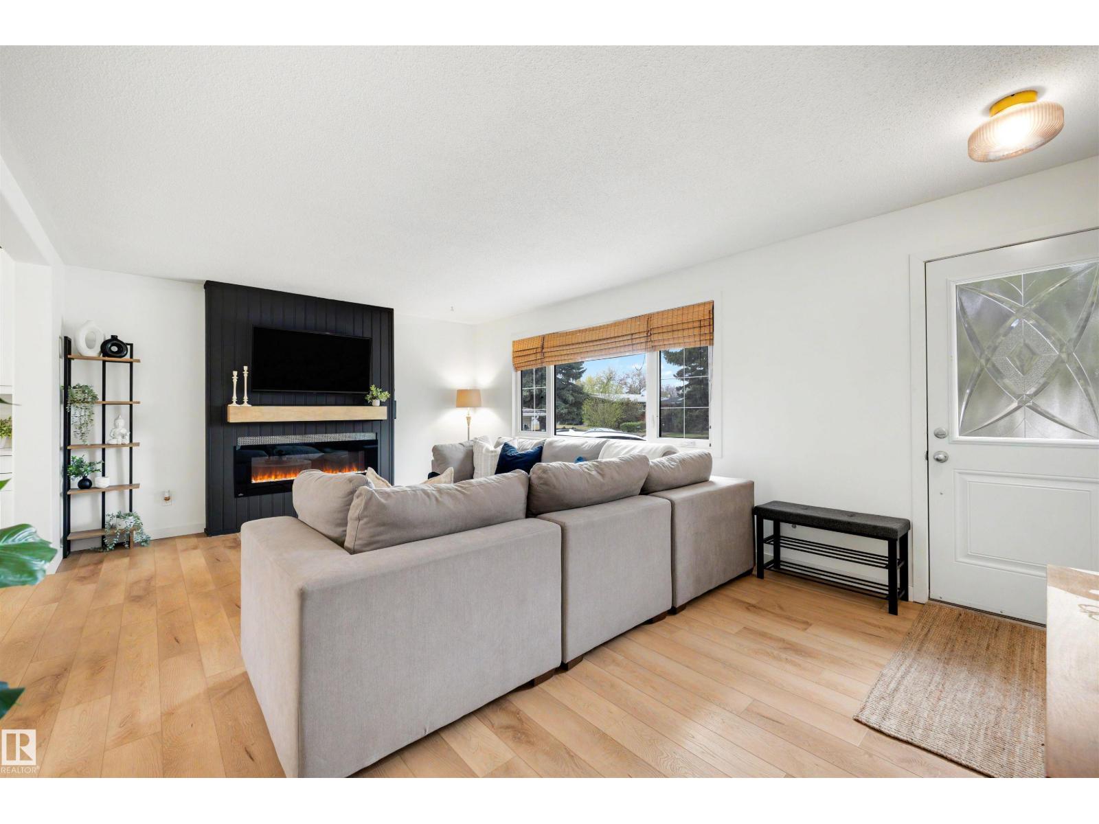 9 HUMMINGBIRD RD - 9