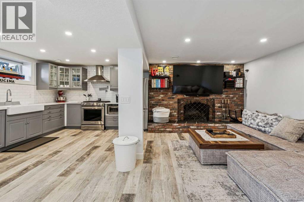 2219 Munro Drive NE - 17