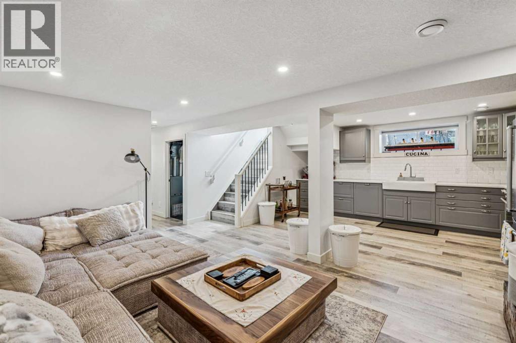 2219 Munro Drive NE - 14