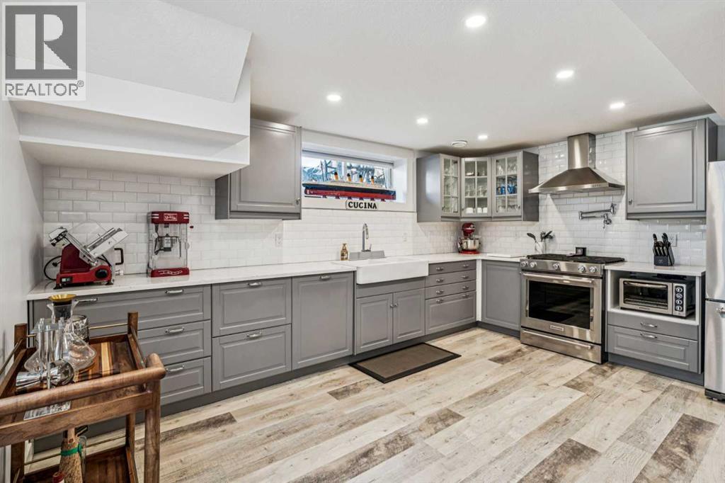 2219 Munro Drive NE - 16