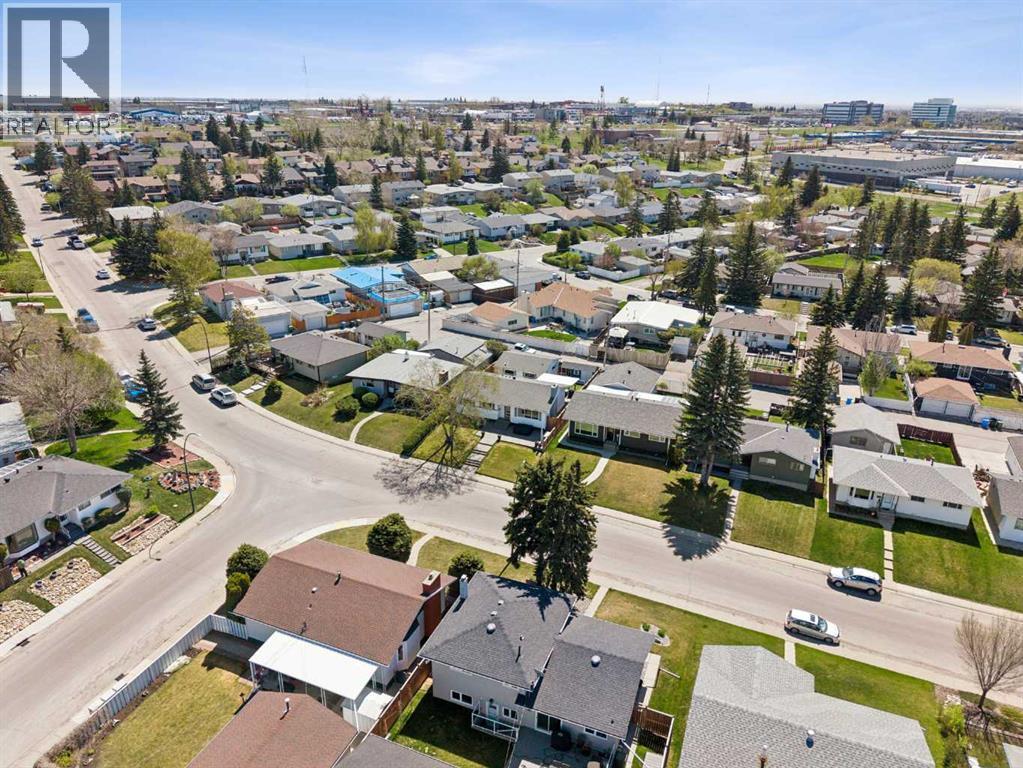 2219 Munro Drive NE - 29