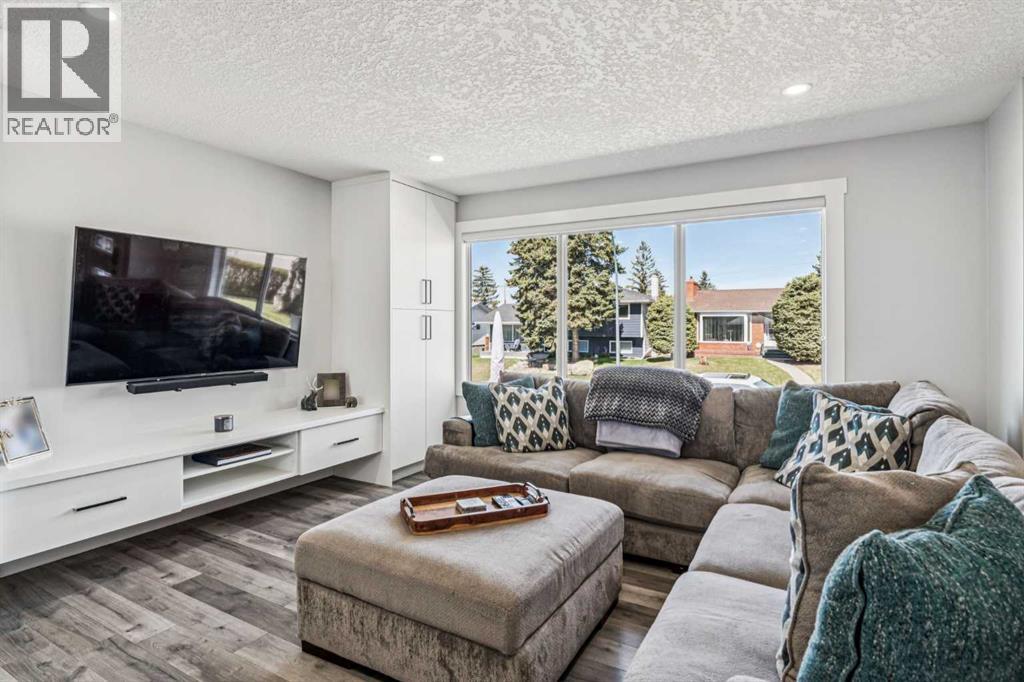 2219 Munro Drive NE - 3