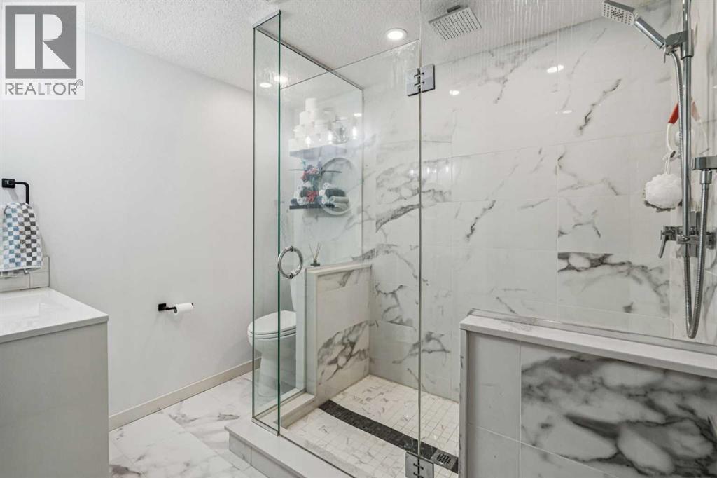 2219 Munro Drive NE - 21