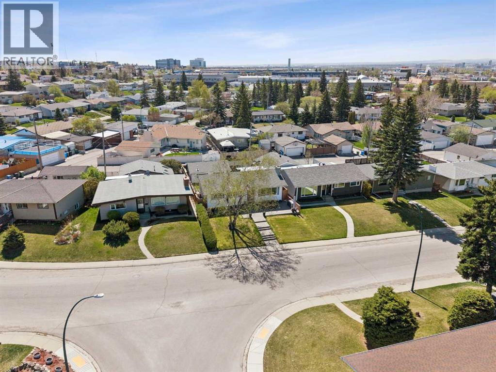 2219 Munro Drive NE - 27