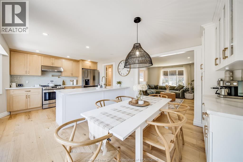 384 AMBERLY CRESCENT - 14