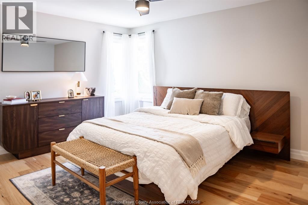 384 AMBERLY CRESCENT - 22