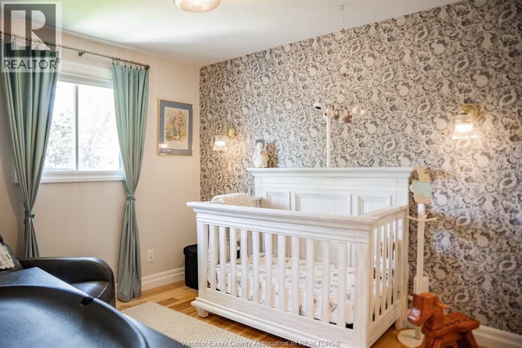 384 AMBERLY CRESCENT - 25