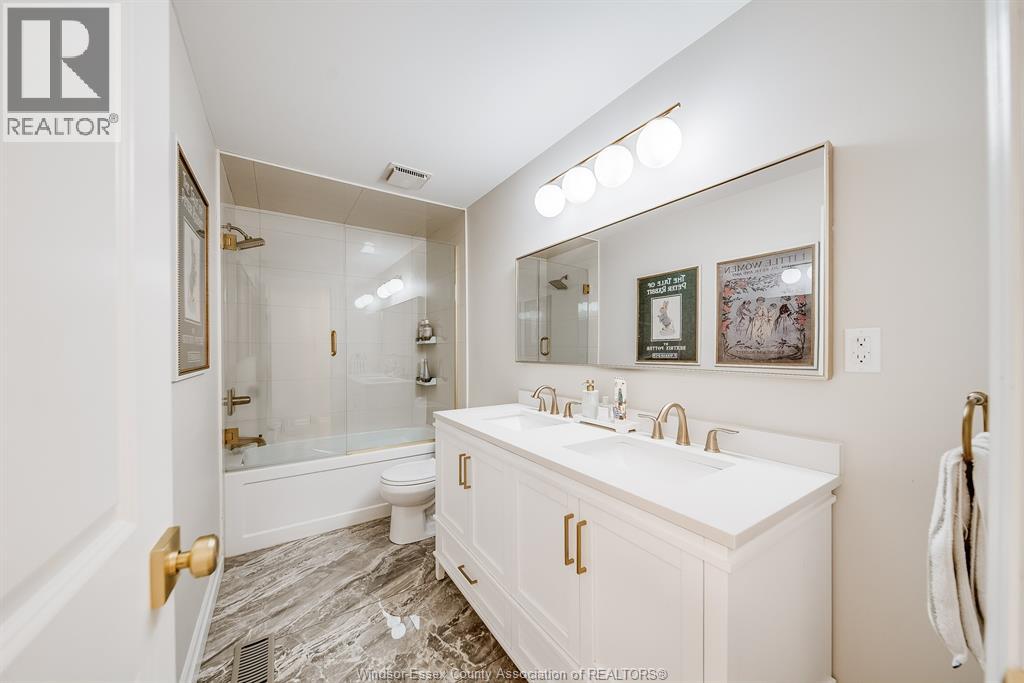 384 AMBERLY CRESCENT - 28