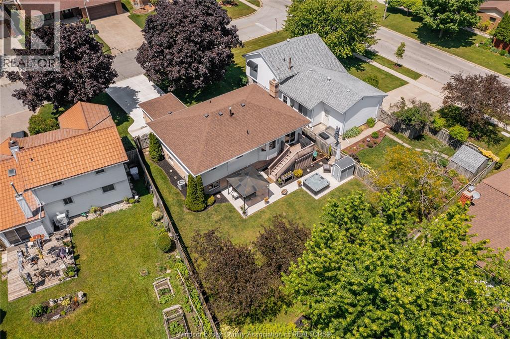384 AMBERLY CRESCENT - 48