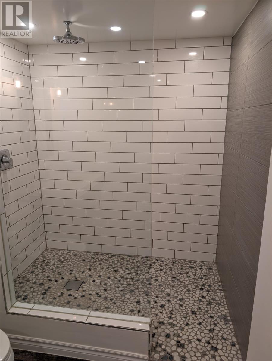 39 Beck AVE - 16