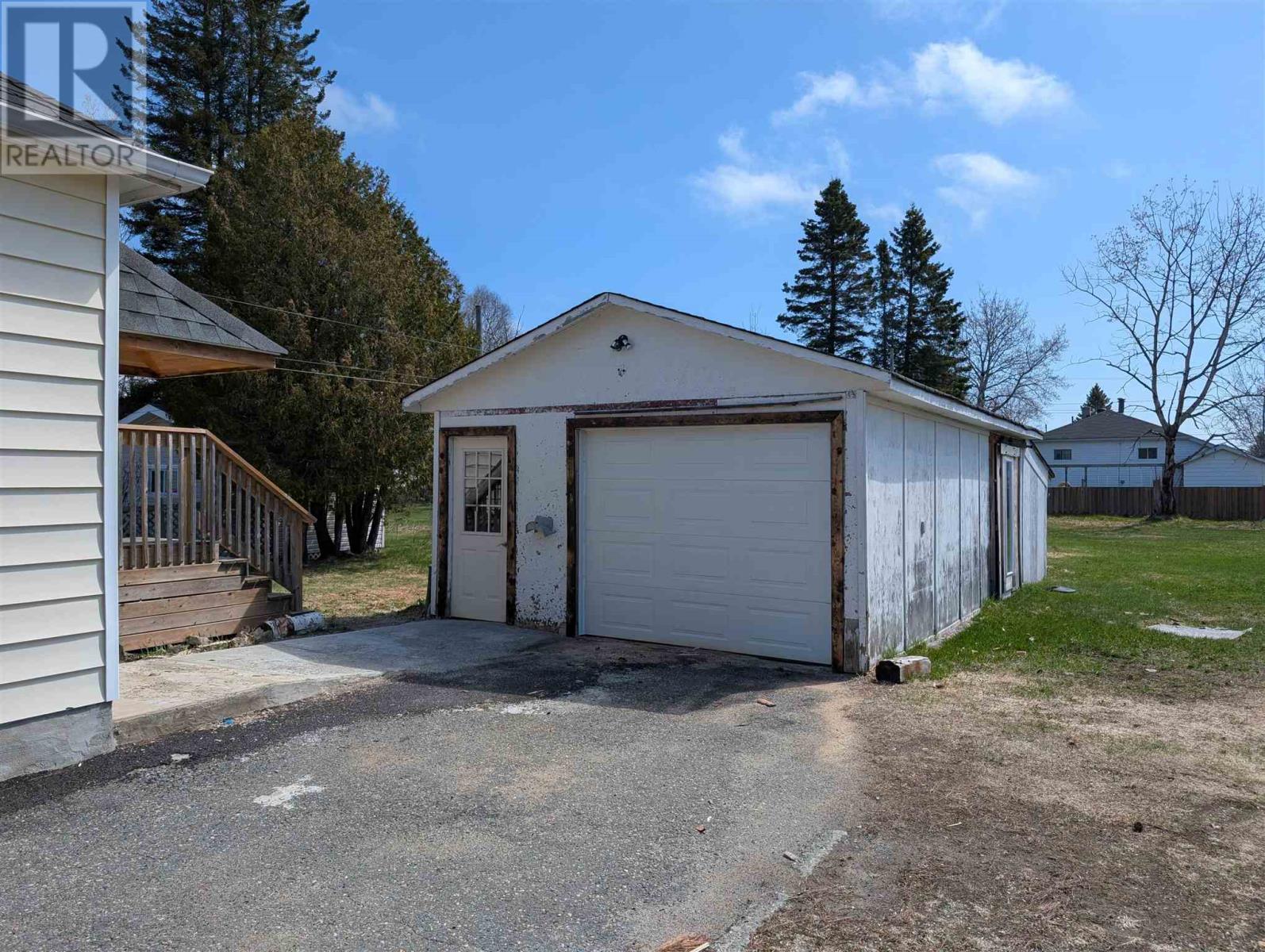 39 Beck AVE - 21
