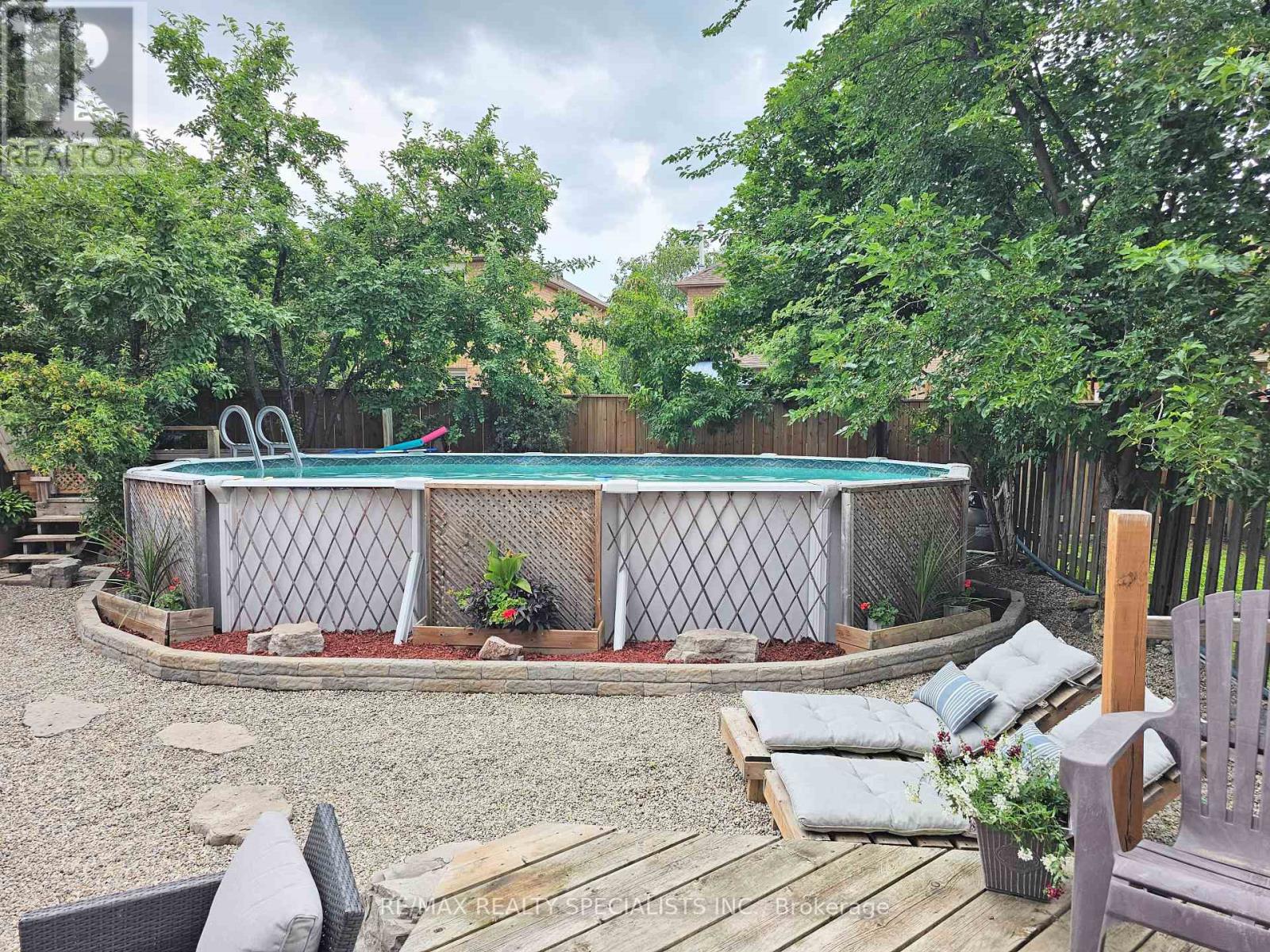 34 KILLALOE CRESCENT - 39