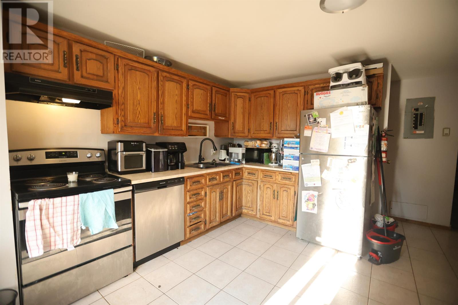 711 Ridgeway Street E - 7